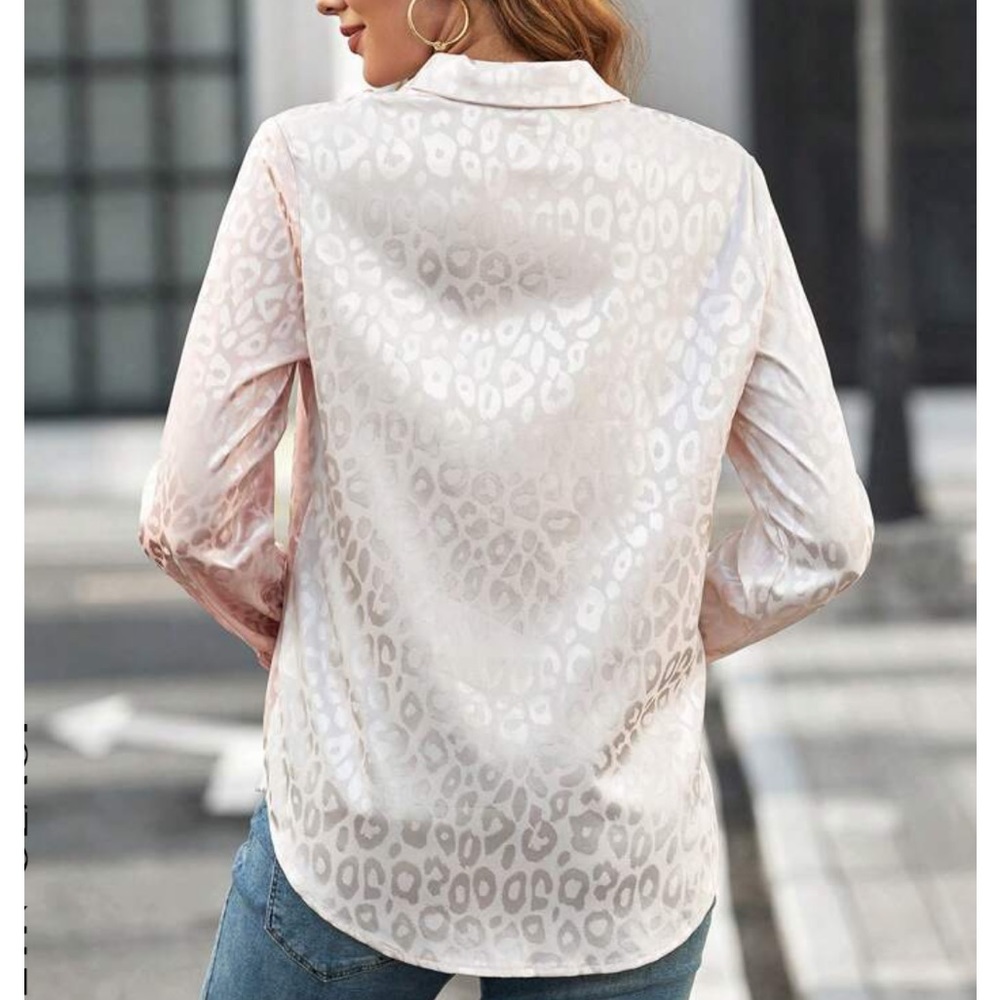 Light pink leopard button down - Picture 2 of 2